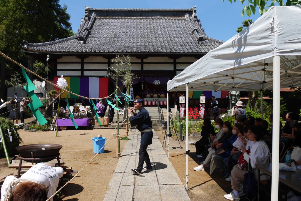 令和七年 柴燈護摩供法要・火渡り