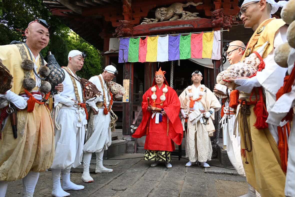 令和八年 柴燈護摩供法要・火渡り