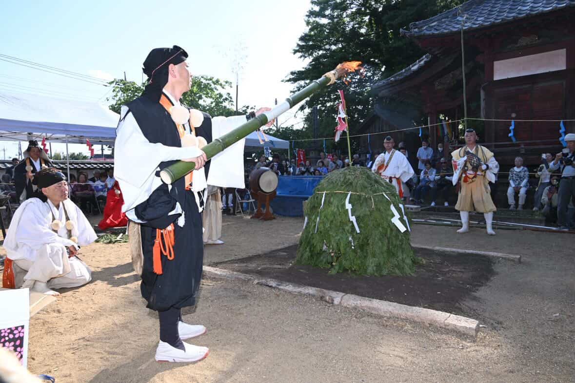 令和八年 柴燈護摩供法要・火渡り