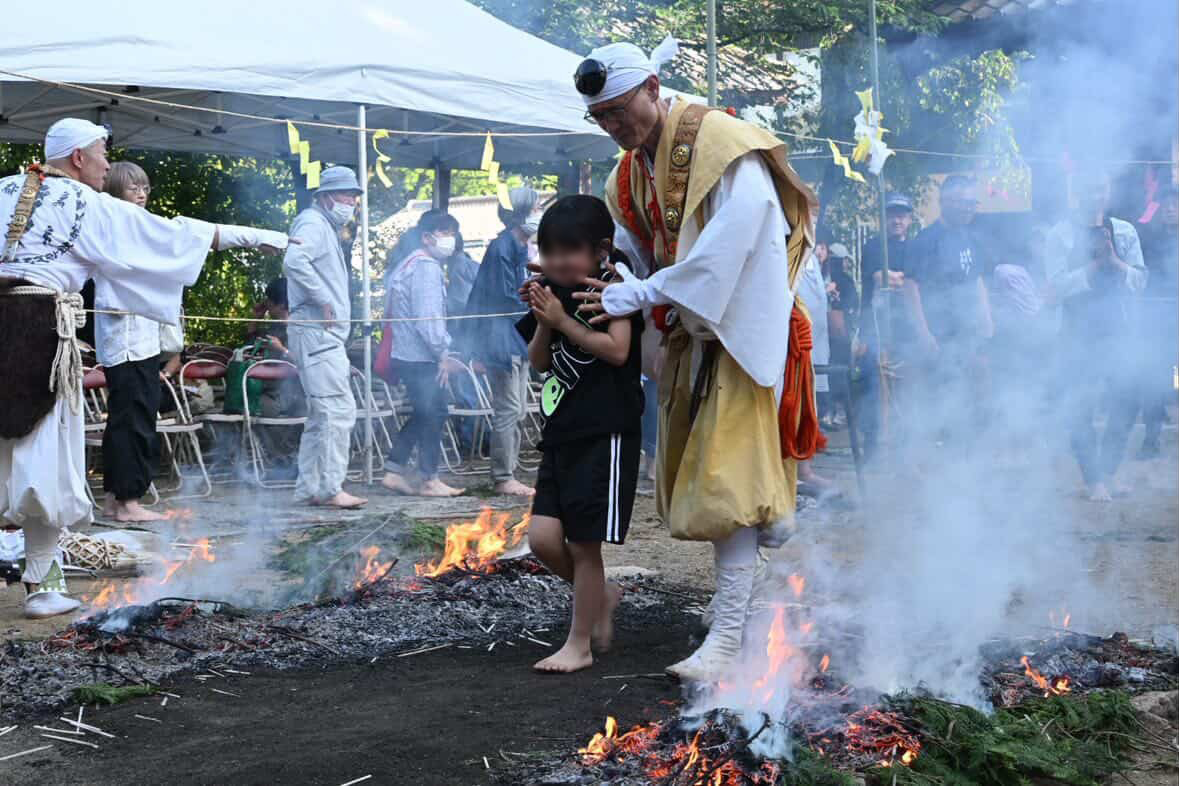 令和八年 柴燈護摩供法要・火渡り